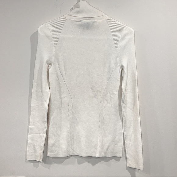 🔥ATHLETA Elegant Cream Turtleneck Sweater🔥 - Picture 2 of 6